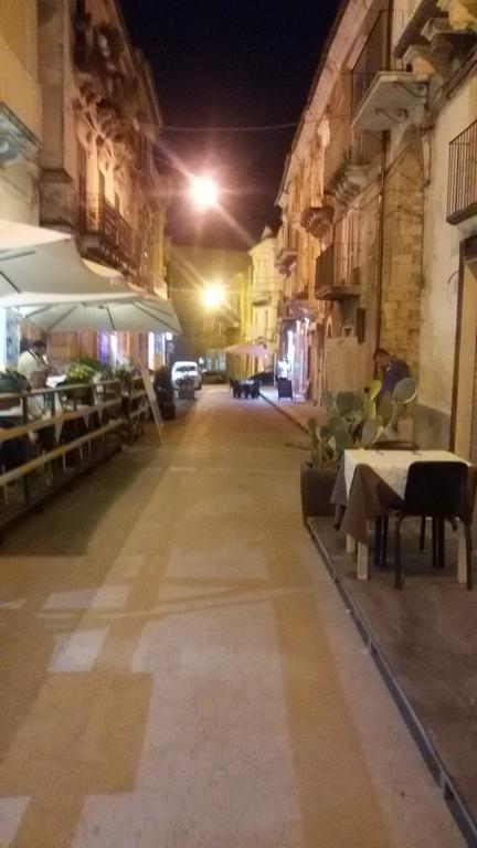 L'Arco Di Coffa Hotel Ragusa Kültér fotó